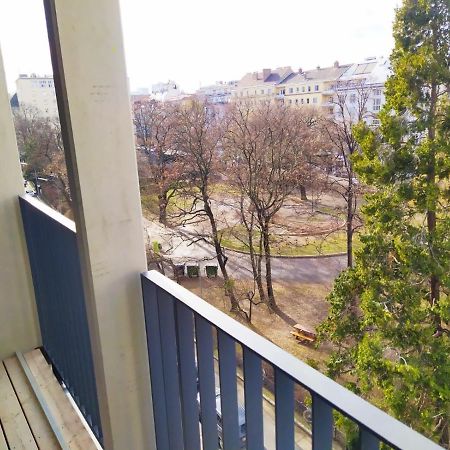 Cosy Park Apartment City Center Wina Bagian luar foto
