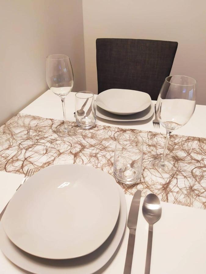 Cosy Park Apartment City Center Wina Bagian luar foto