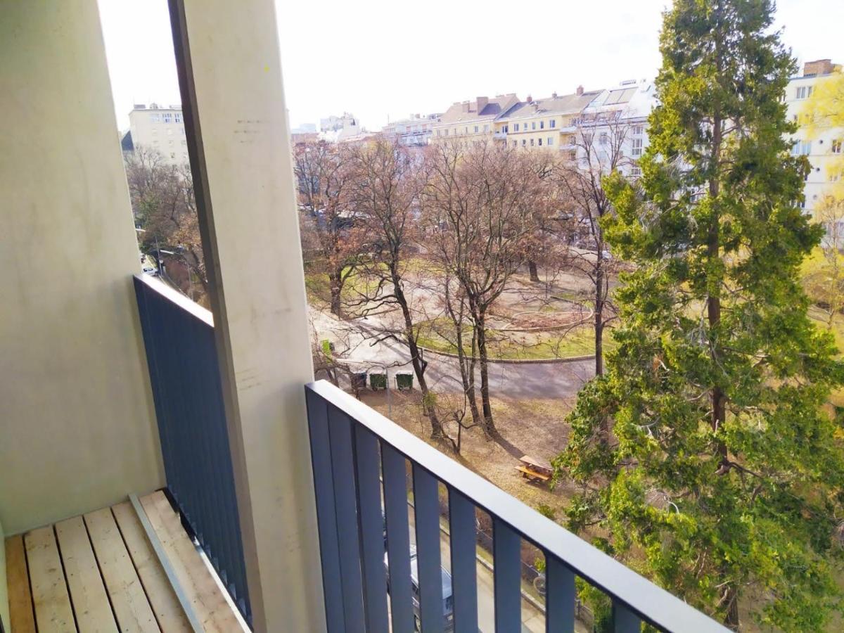 Cosy Park Apartment City Center Wina Bagian luar foto