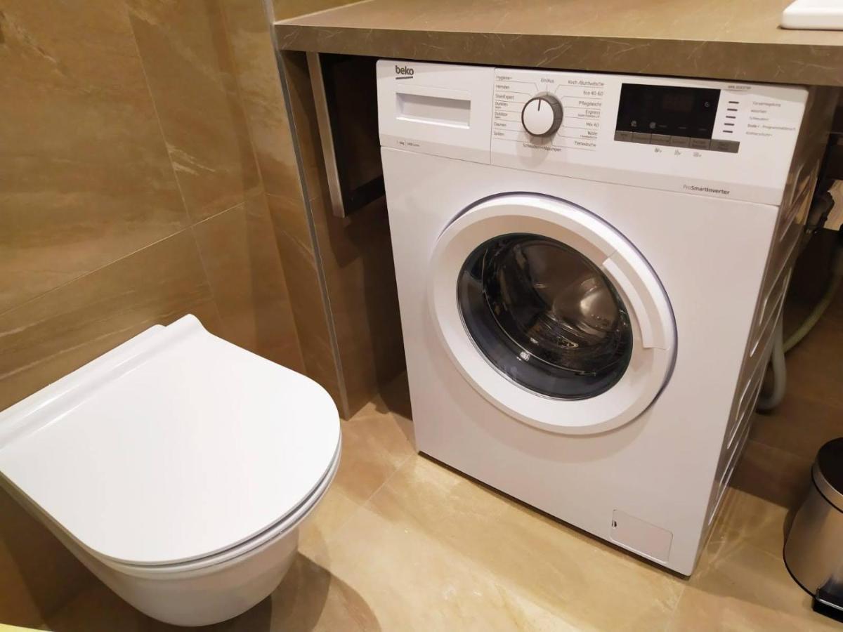 Cosy Park Apartment City Center Wina Bagian luar foto